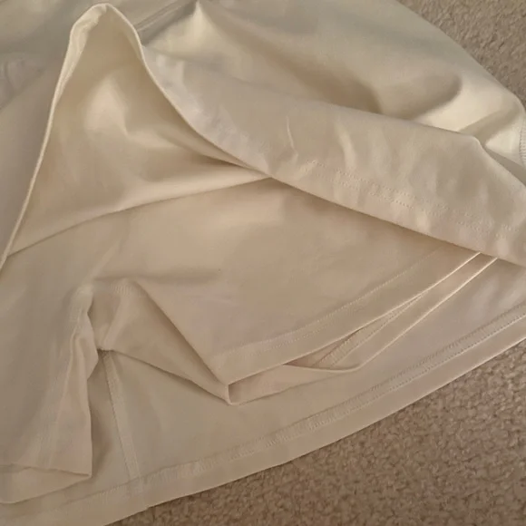 Elegant A-Line Skirt in Cream - Picture 3 of 4